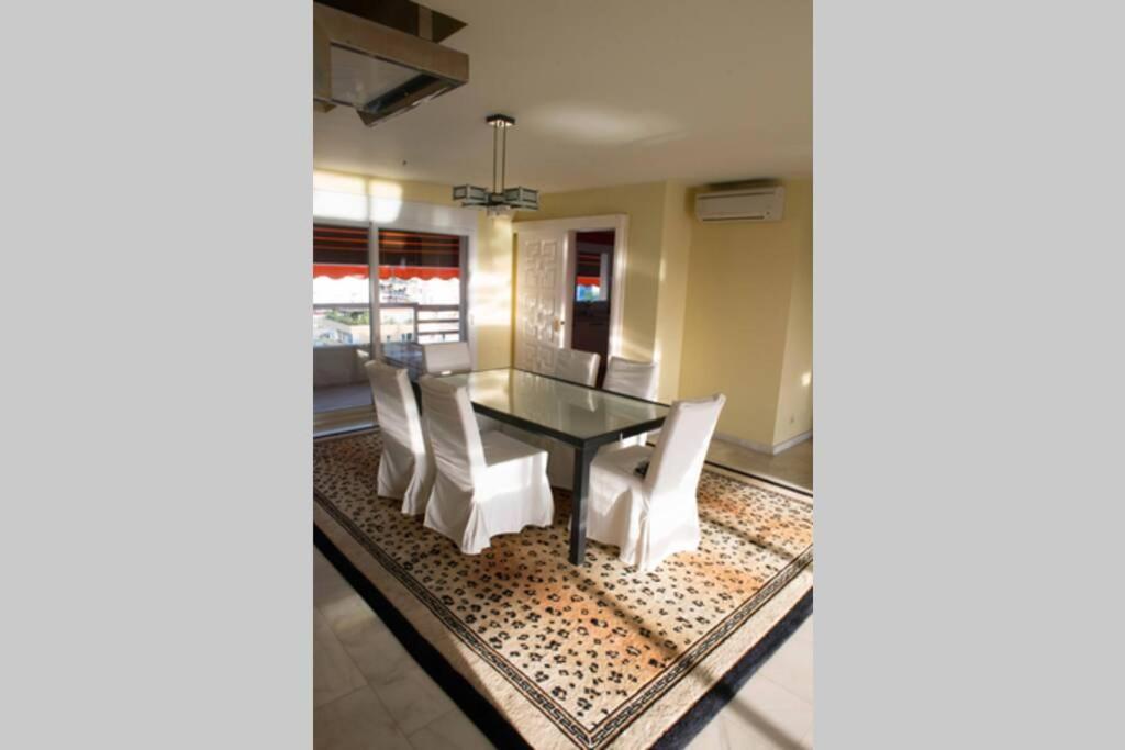 Penthouse With Private Pool, Hot Tub Jacuzzi With Sea Views And Chill-Out Zone, Close To The Sea Marbella Kültér fotó
