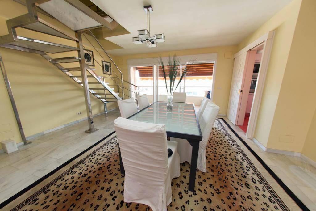 Penthouse With Private Pool, Hot Tub Jacuzzi With Sea Views And Chill-Out Zone, Close To The Sea Marbella Kültér fotó
