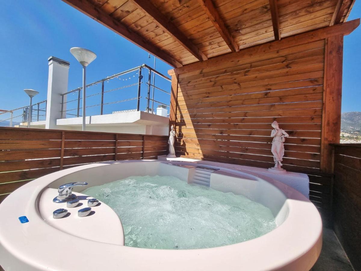 Penthouse With Private Pool, Hot Tub Jacuzzi With Sea Views And Chill-Out Zone, Close To The Sea Marbella Kültér fotó